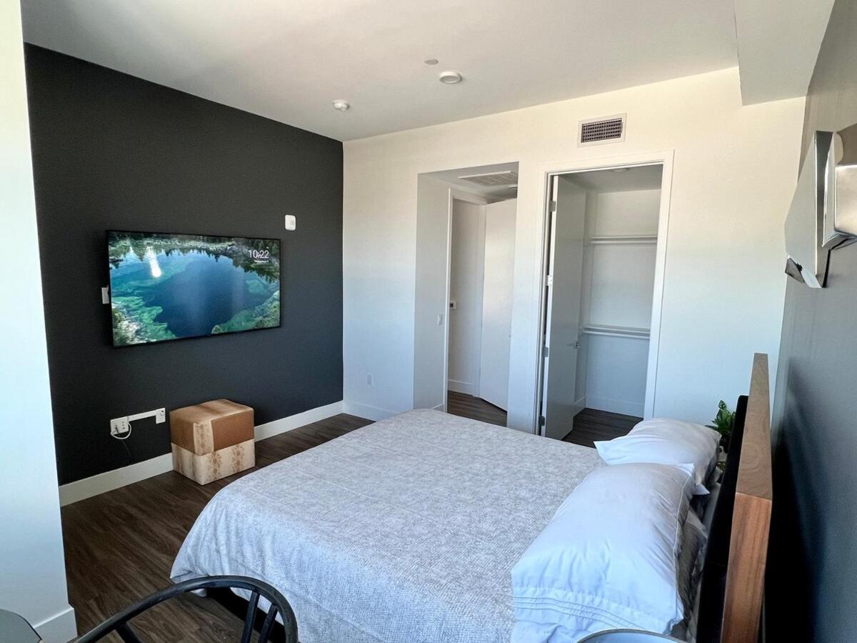 Penthouse 2 Bedroom With Hollywood Sign View! Appart hôtel Los Angeles